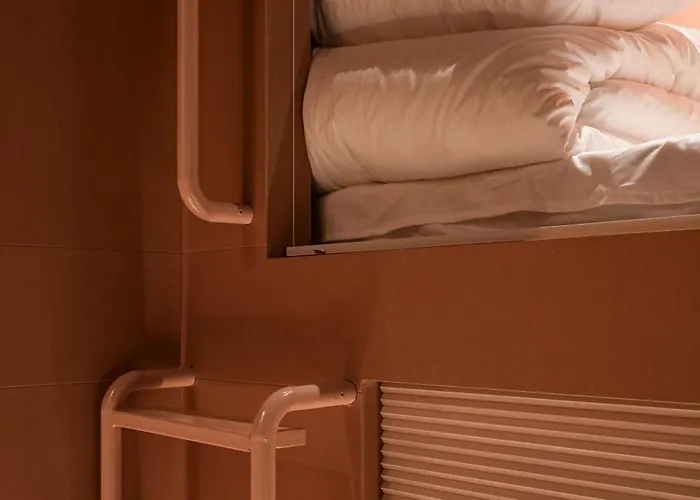 Jh Blossom Capsule And Cabin Hotel Busan