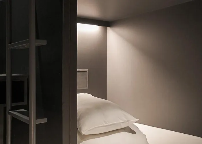 Jh Blossom Capsule And Cabin Hotel Hotel cápsula *