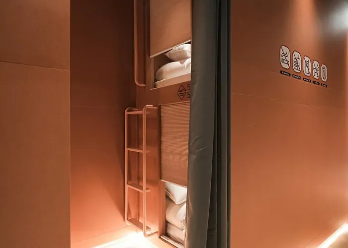 Jh Blossom Capsule And Cabin Hotel * Busan