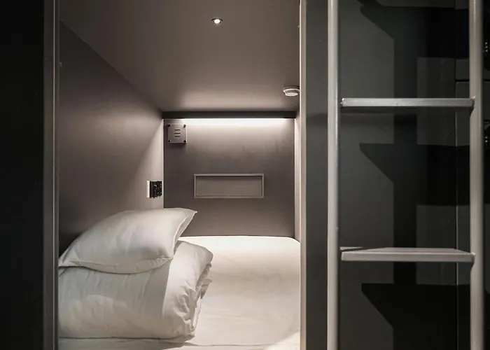 Jh Blossom Capsule And Cabin Hotel Busan
